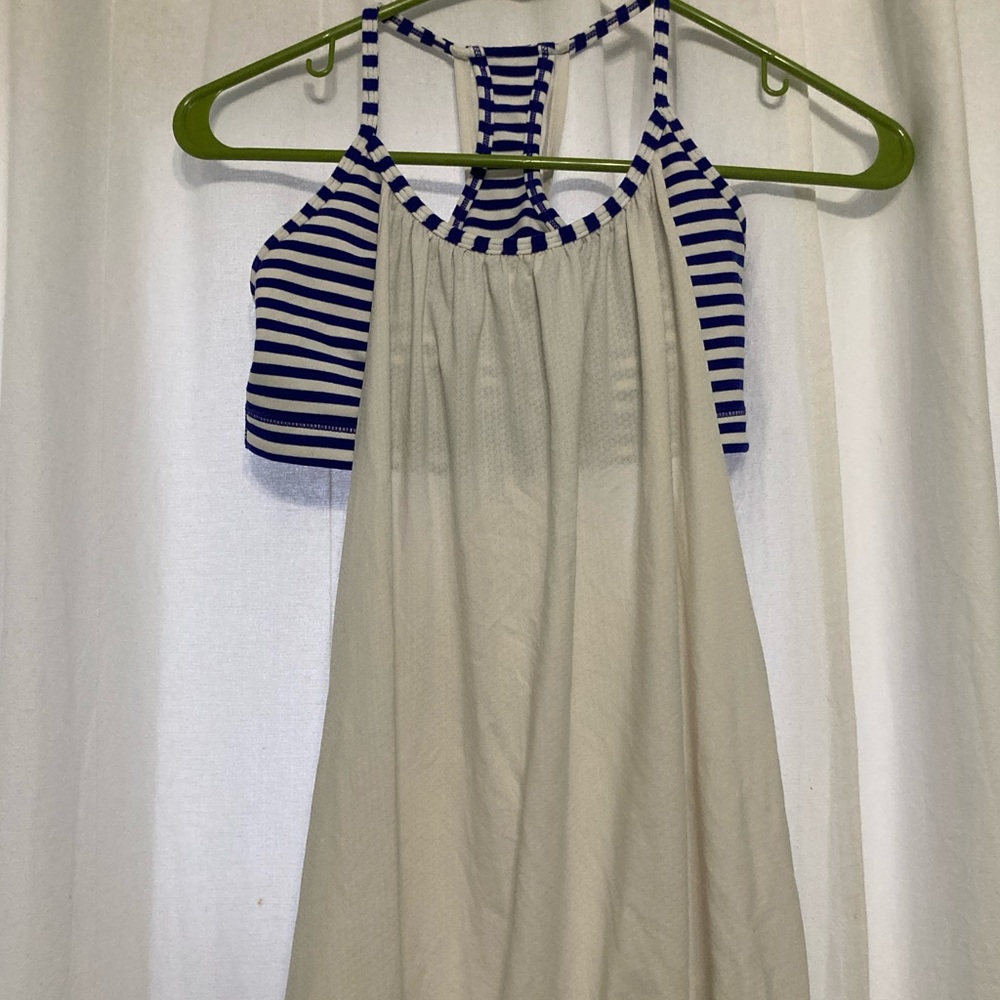 Lululemon size 6 top drapey